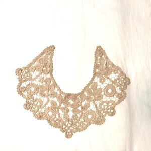 VINTAGE LACE COLLAR BY “BAROUCHE ORIGINAL“